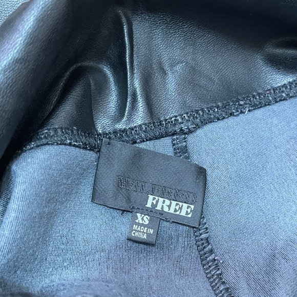 Aritzia Wilfred Daria Faux Leather Leggings sz XS - Picture 14 of 14